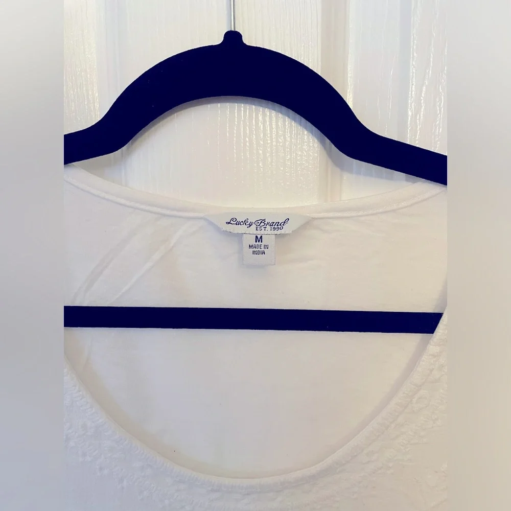 Lucky brand tops in medium - Picture 3 of 3